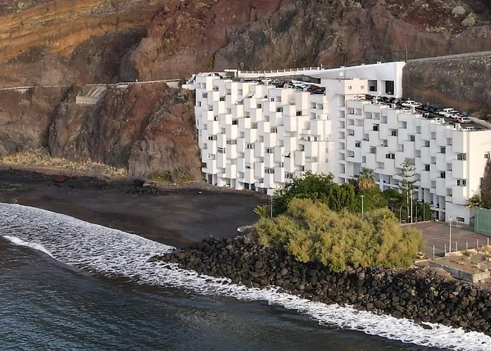 En Playa Chica, Gaviotas * سانتا كروز دي تينيريف
