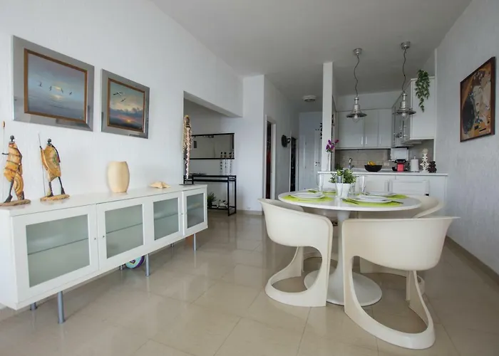 En Playa Chica, Gaviotas *