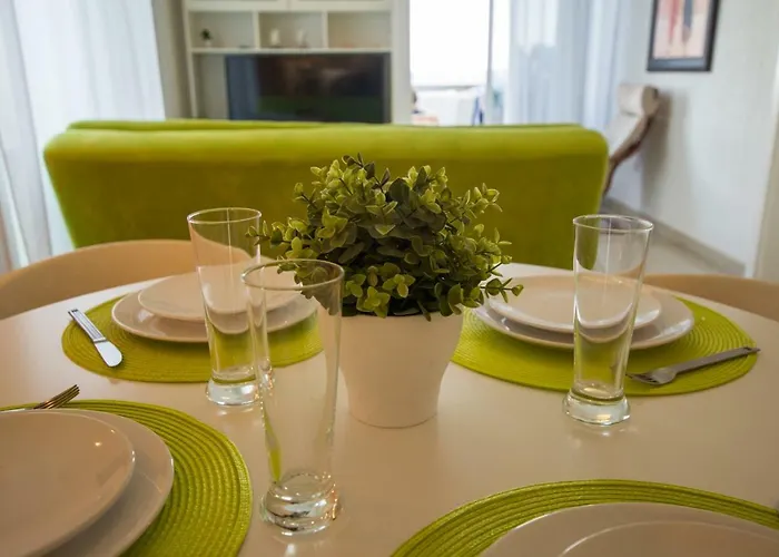 En Playa Chica, Gaviotas * سانتا كروز دي تينيريف