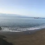 En Playa Chica, Gaviotas Apartment *