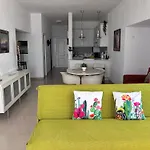 En Playa Chica, Gaviotas Apartment