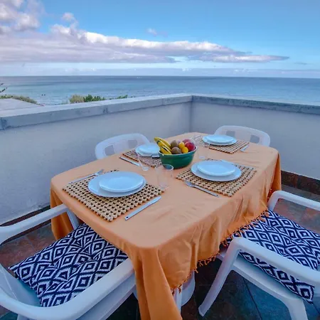 En Playa Chica, Gaviotas * Santa Cruz de Tenerife