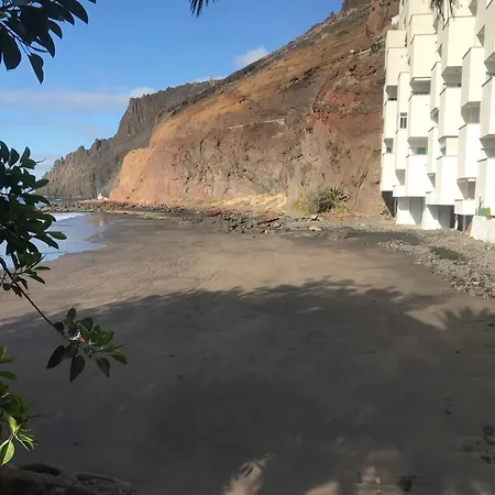En Playa Chica, Gaviotas サンタクルスデテネリフェ